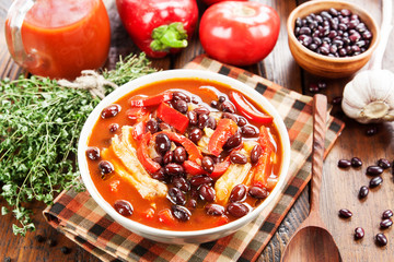 Tomato soup with red beans