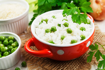 Rice with green peas