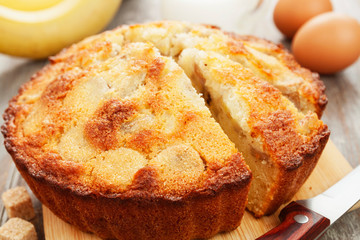 Semolina cake with bananas