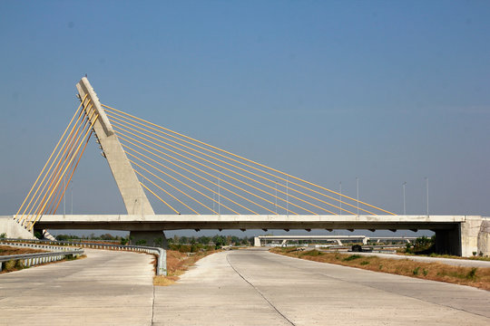 Newly built toll roads and overpasses are ready to operate © Bari