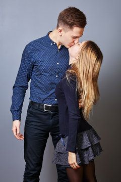 Short Man Tries Kiss Tall Woman Stock Photo 683489185