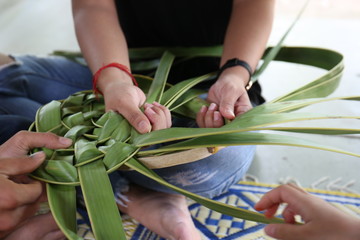DIY, How to make Coconut leaf basket?
