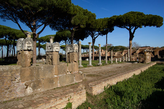 Ostia Antica - Mascheroni Teatro Romano