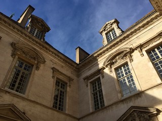 Obraz premium Look up and enjoy a different perspective! Buildings in Dijon's historic old town - Burgundy, France