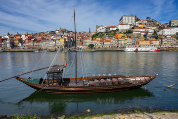 Obraz premium Traditional boats on Douro river in Porto, Portugal