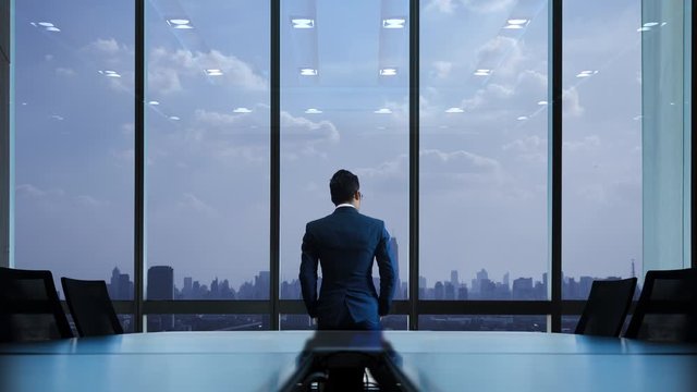 Executive with vision will lead the organization to sustainable.