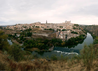Fototapeta na wymiar Panoramic of the city of Toledo by day