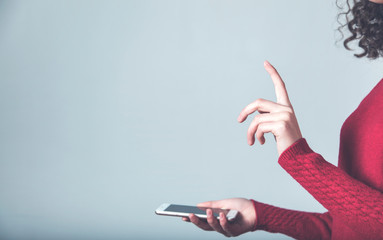 woman hand holding smart phone