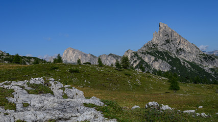 Fototapeta na wymiar Les Dolomites en Italie