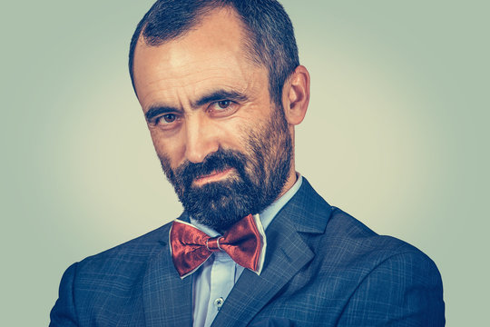 man looking accusatory to you camera