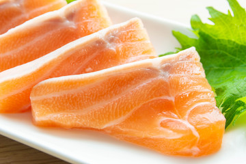 サーモンの刺身