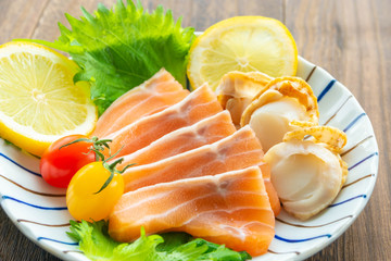 サーモンとほたての刺身