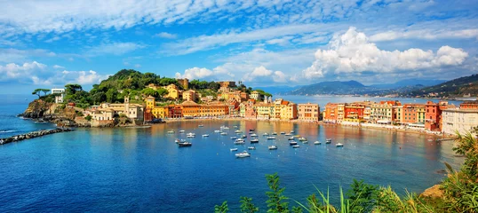 Zelfklevend Fotobehang Liguria Sestri Levante, Italië, een populaire badplaats in Ligurië