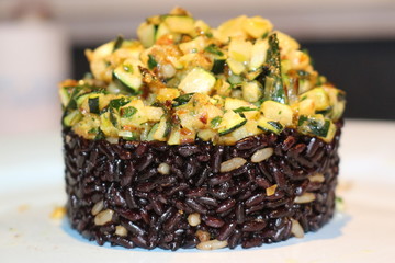 black rice with vegetebles