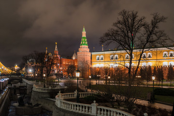 Obraz premium Festive winter lighting of the historical center of the Russian capital near Kremlin and Red sqare.