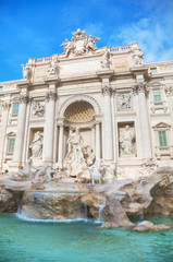 Fototapeta na wymiar The world famous Trevi Fountain in Rome