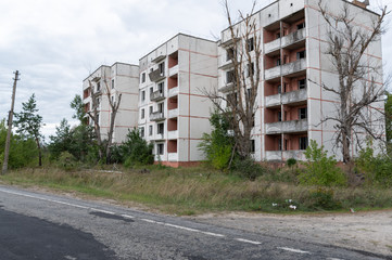 Obraz premium The multi-storey building from which people were evacuated. Evicted house.
