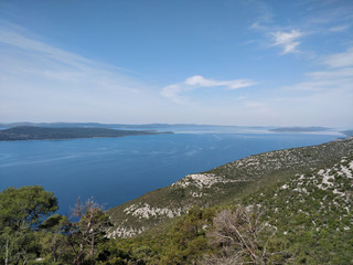 Fototapeta na wymiar Wandern auf Ugljan in Kroatien bei Zadar - Aktivurlaub mit Wandern und Klettern in Europa