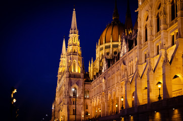 Fototapeta na wymiar hungarian parliament in budapest, nightscape backlit