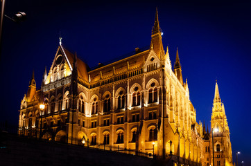 Fototapeta na wymiar hungarian parliament in budapest, nightscape backlit