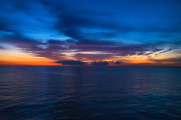 夜明け前の空と海と雲DSC8729
