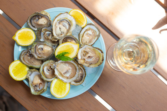 Oister Bilder Durchsuchen 57 Archivfotos, und Videos