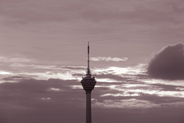 Obraz premium kuala lumpur city skyline during sunrise