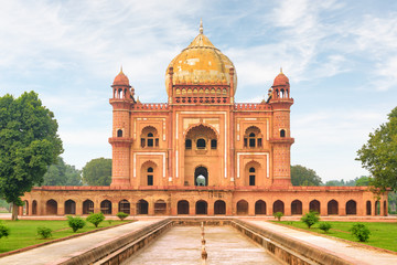 Fototapeta na wymiar Gorgeous view of Safdarjung's Tomb in Delhi, India