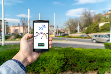5g network speedtest performed outdoors