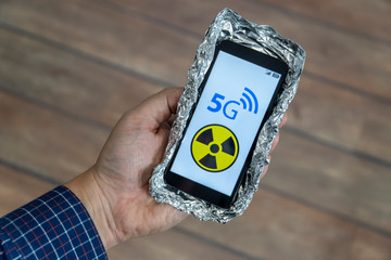 5g smartphone with aluminum foil case