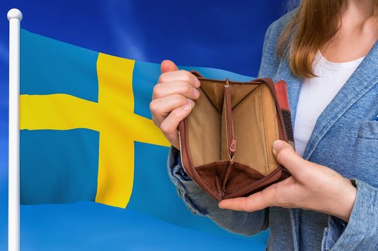 Poor person with empty wallet in Sweden