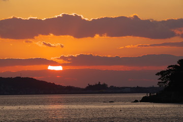 沈む太陽