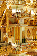 Travelling Laos, temple gold decoration 