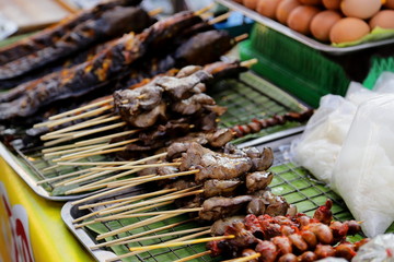 東南アジア、タイの屋台の串焼きの店