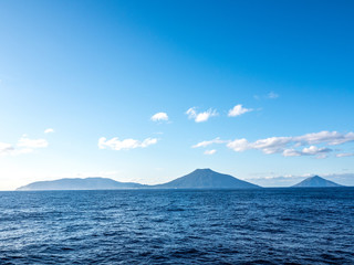 八丈島と八丈小島　（伊豆諸島）