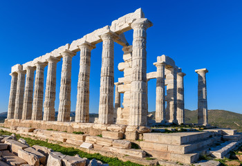 Obraz premium Ruins of ancient Temple of Poseidon at Cape Sounion in Attica, Greece