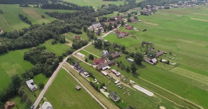 Widok na polską wieś latem z lotu ptaka