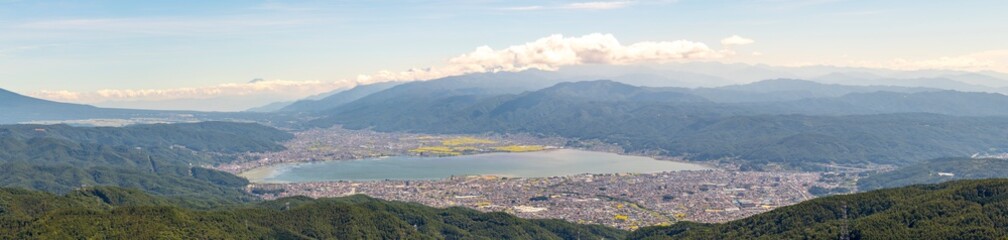 Fototapeta na wymiar 高ボッチ高原から諏訪湖を望む