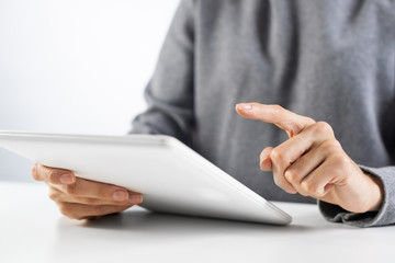 Tablet computer for financial data analysis