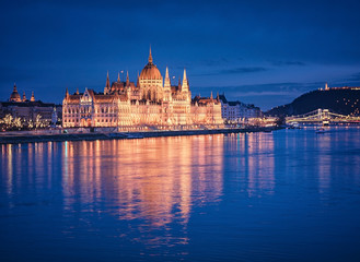 Fototapeta na wymiar The famous Hungarian Parliament in Budapest in dusk