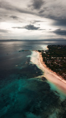 Isla de Bantayan vista aerea en el atardecer. Bantayan, Filipinas.