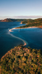 Atardecer en Bon bon Beach, vista aerea. Romblon, Filipinas.