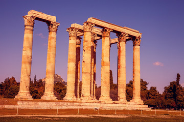 Fototapeta premium Temple of Olympian Zeus in evening at sunset, Athens