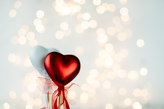 serca na tle światełek, ozdoba, walentynki