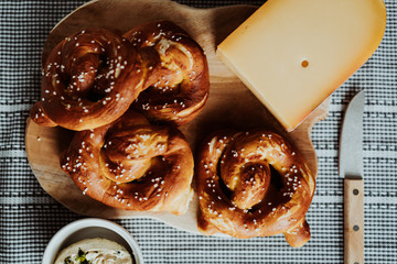 Soft und salty pretzel, moody food still life