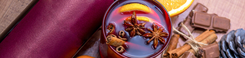 Mulled wine and wine