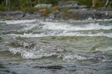Fluss Landschaft in Norwegen im Sommer  