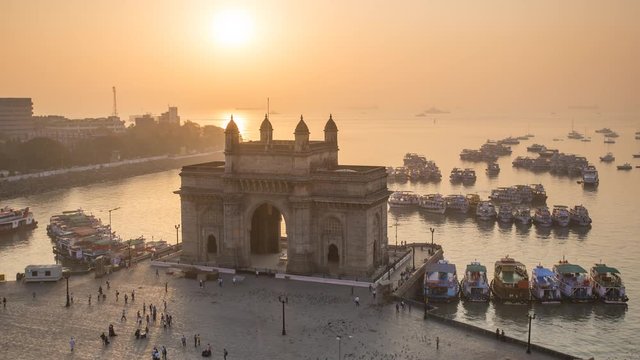 India, Mumbai, Maharashtra, The Gateway of India, monument commemorating the landing of King George V and Queen Mary in 1911 - time lapse