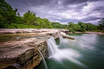 Gardinen Wasserfall im McKinney Falls State Park © Jason Stitt