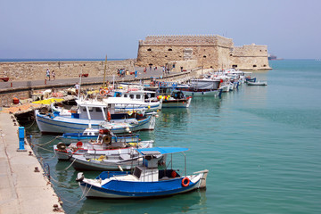 Fototapeta na wymiar Port à Heraklion, Crète, Grèce 